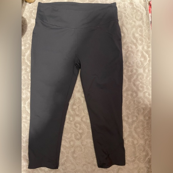Fabletics Capri Leggings S - Picture 1 of 2